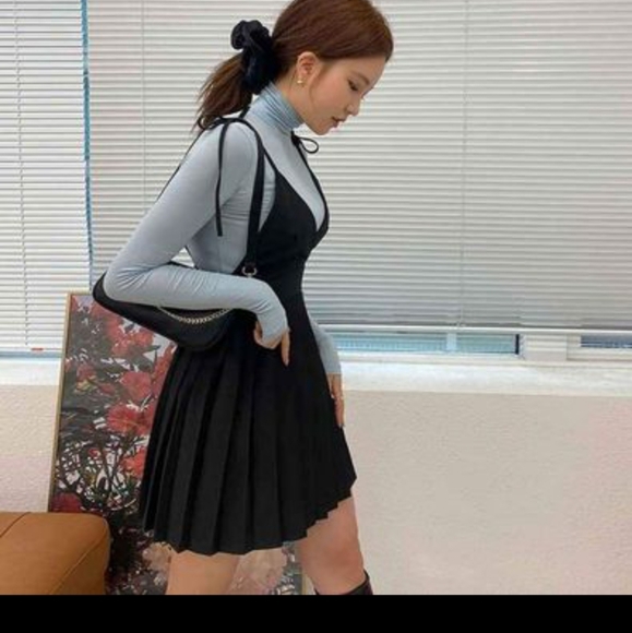 🎀 NEW Fashion Ladies Pleated Plain Pinafore Bib Sleeveless Mini Dress - Picture 6 of 6
